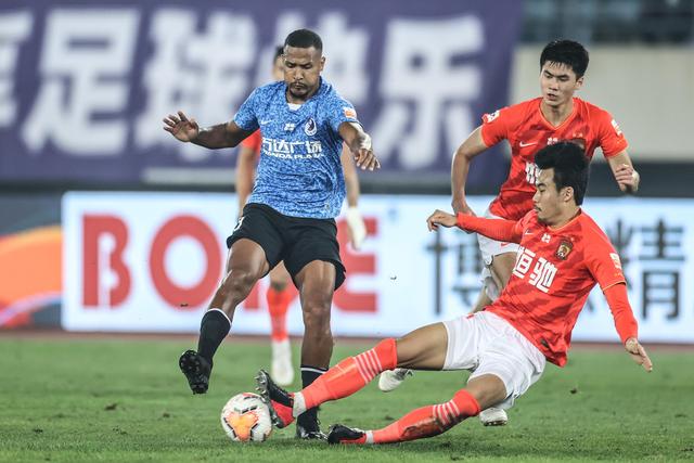 尊界V800制动踏板检测结果报告：高强度测试无损坏，用户将获进一步沟通